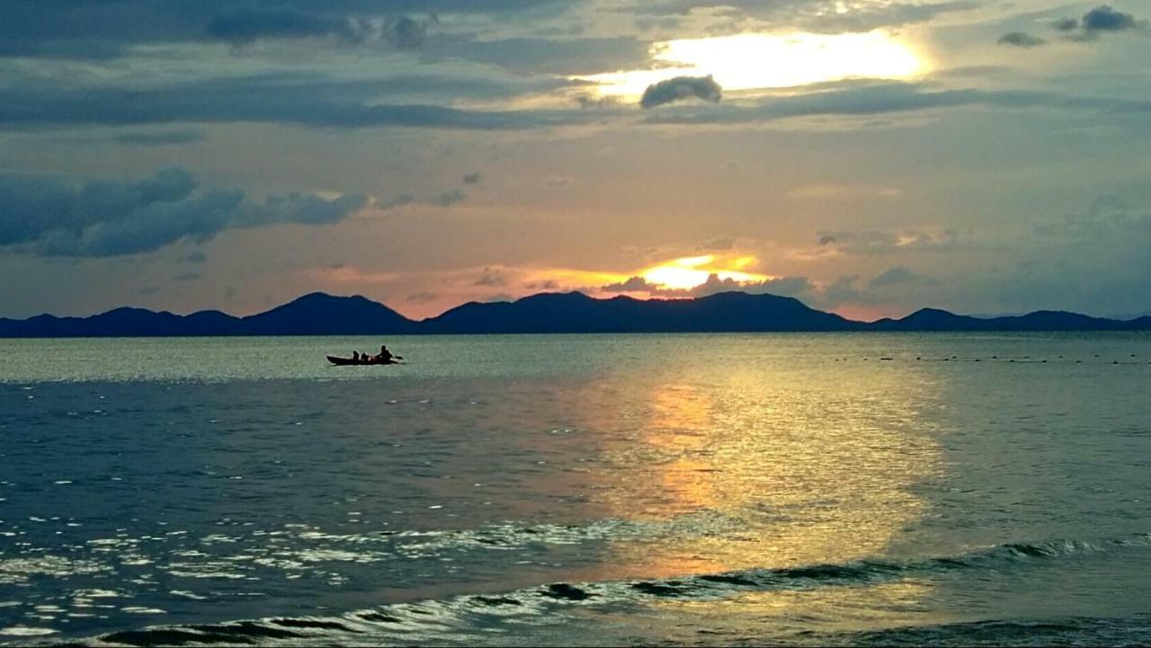 The Beach At Klong Muang 外观 照片