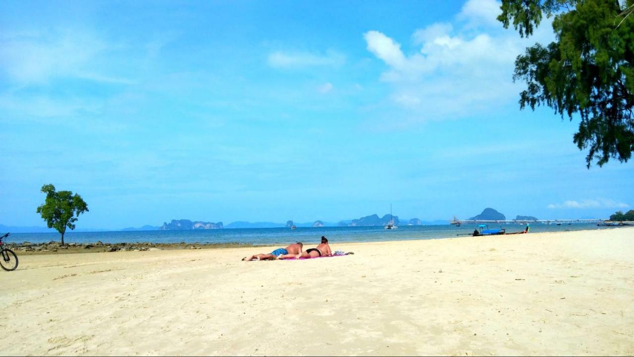 The Beach At Klong Muang 外观 照片