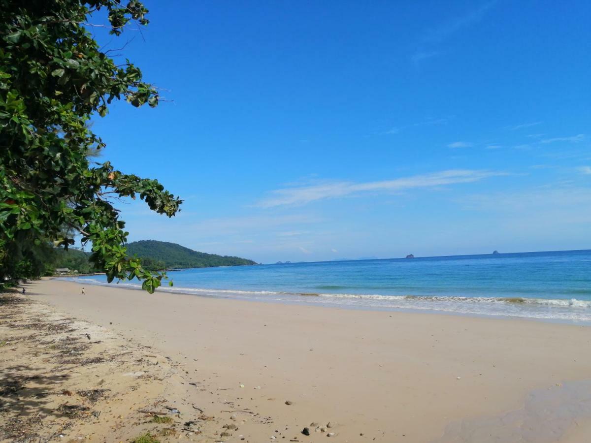 The Beach At Klong Muang 外观 照片