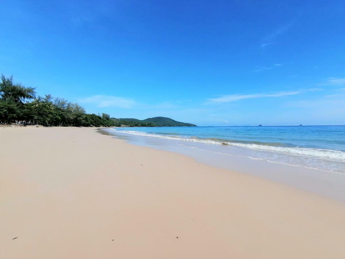 The Beach At Klong Muang 外观 照片